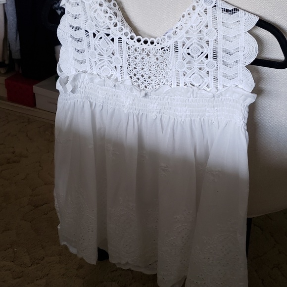White Sleeveless Top - Picture 2 of 2